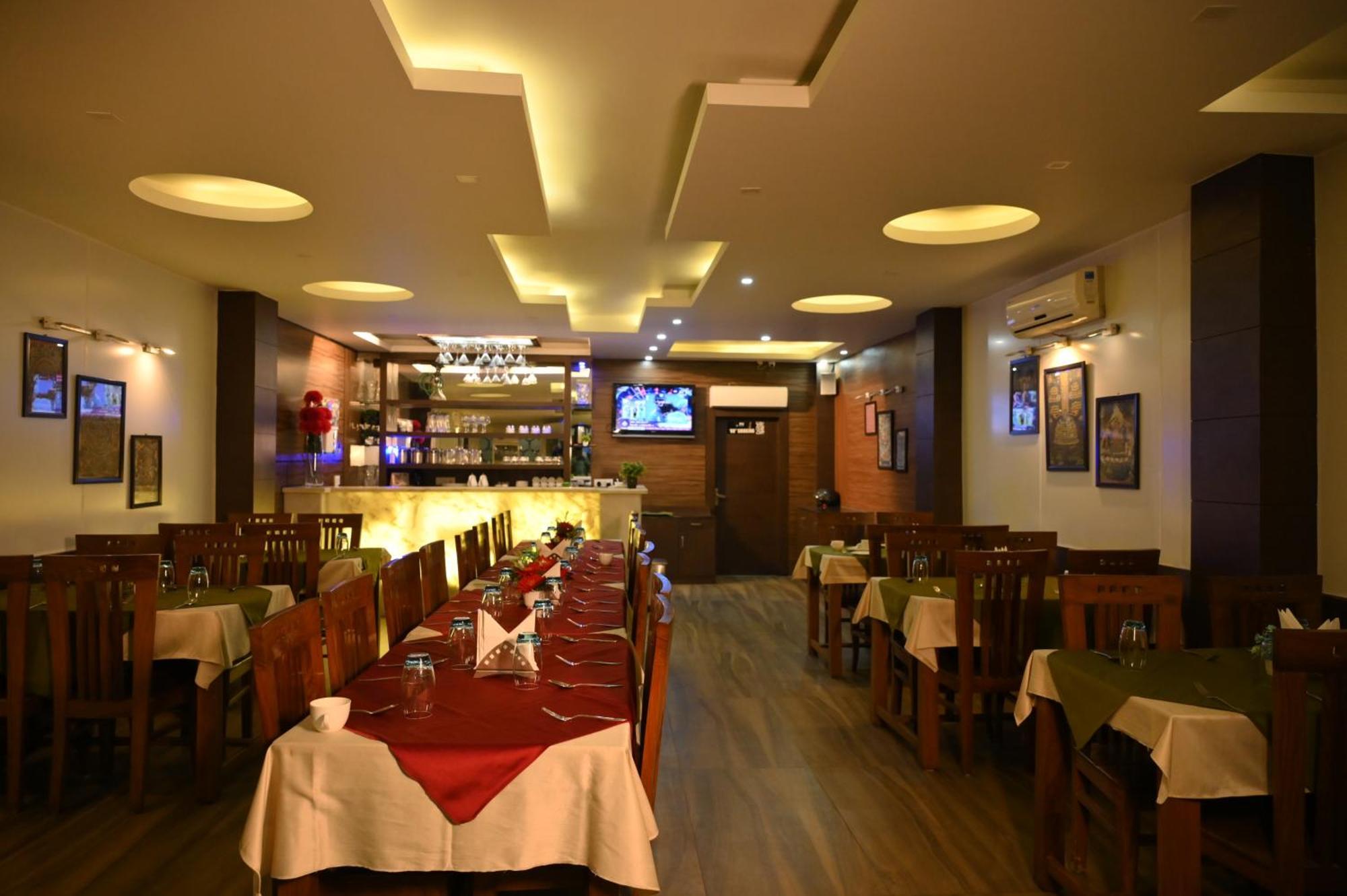 Hotel Dh Dharamsala Zewnętrze zdjęcie