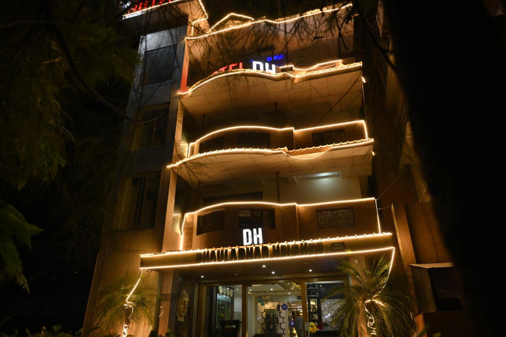 Hotel Dh Dharamsala Zewnętrze zdjęcie
