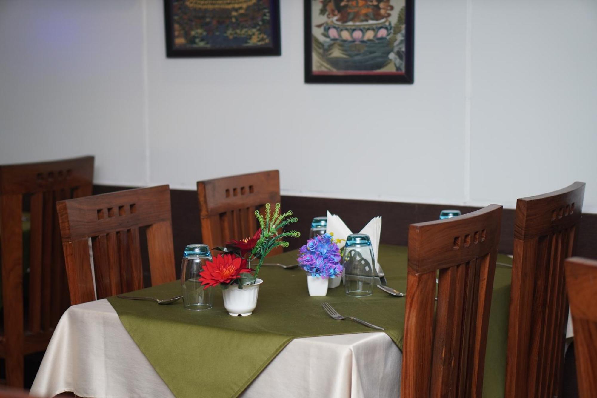 Hotel Dh Dharamsala Zewnętrze zdjęcie