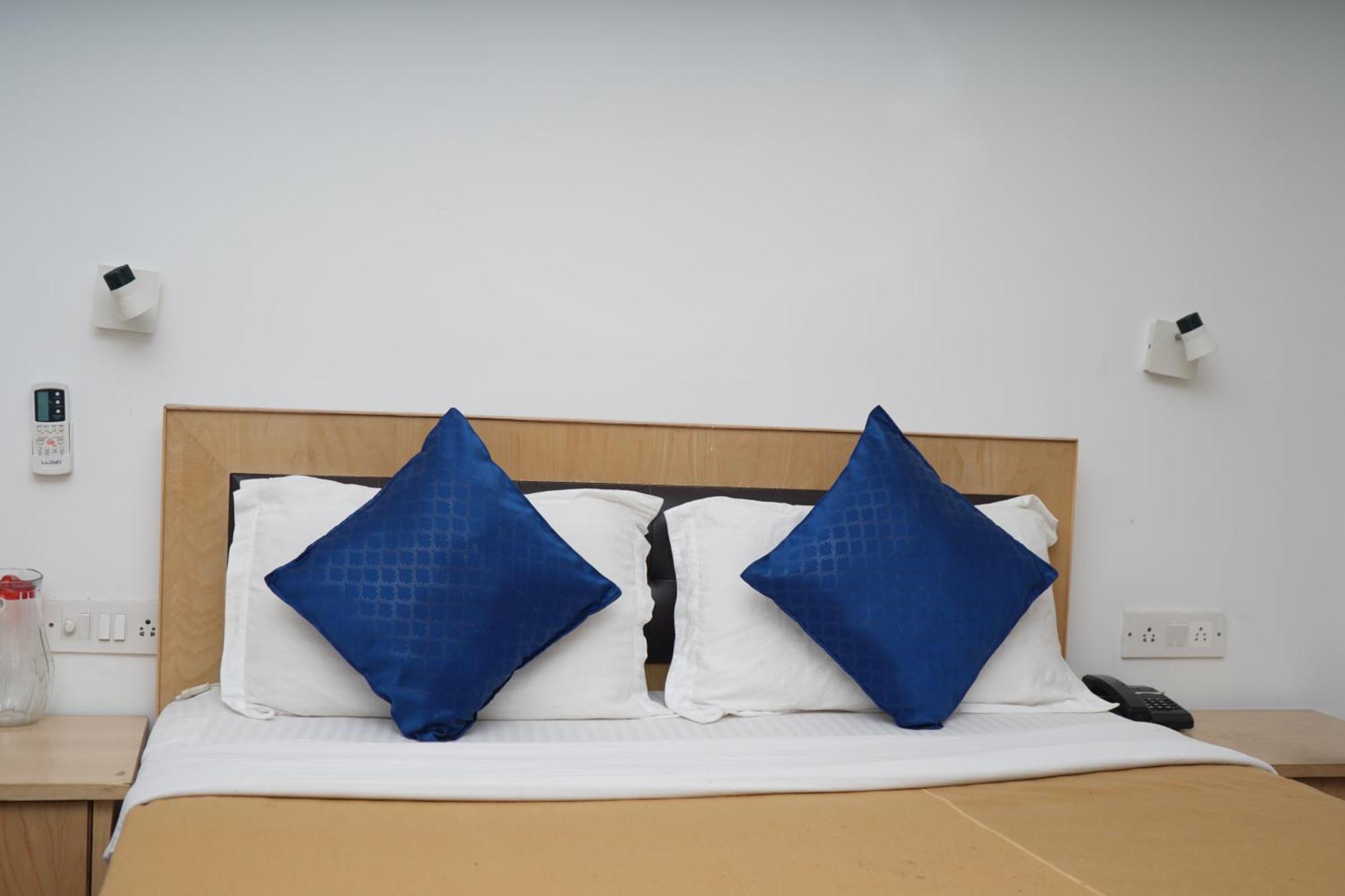 Hotel Dh Dharamsala Zewnętrze zdjęcie
