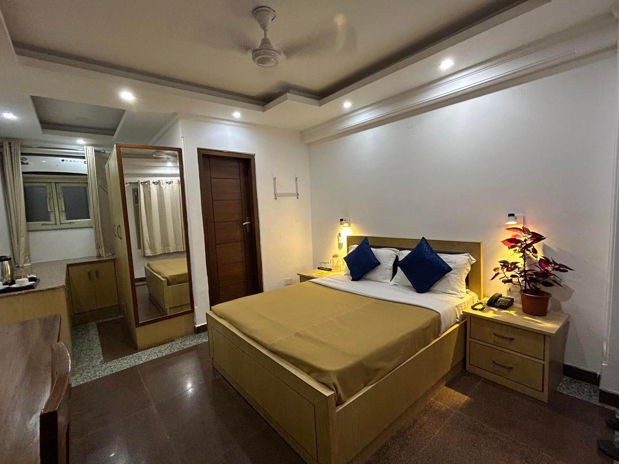Hotel Dh Dharamsala Zewnętrze zdjęcie