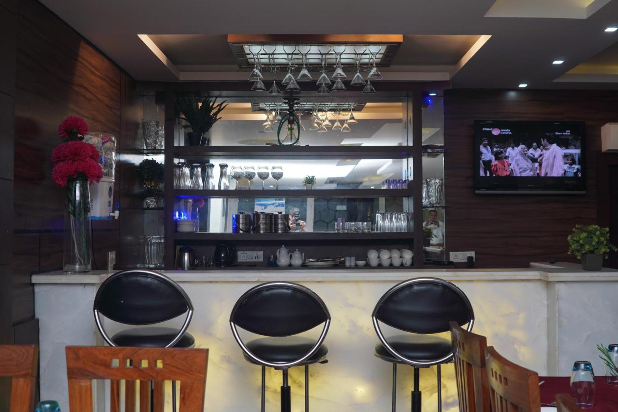 Hotel Dh Dharamsala Zewnętrze zdjęcie